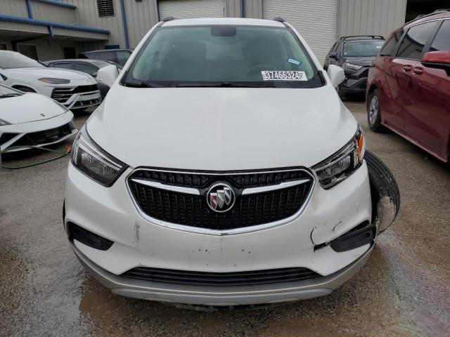 KL4CJESB8KB711811 - 2019 BUICK ENCORE PREFERRED WHITE photo 5