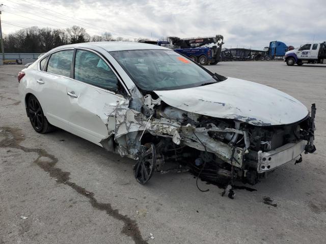 1N4AL3AP1HC243034 - 2017 NISSAN ALTIMA 2.5 WHITE photo 4