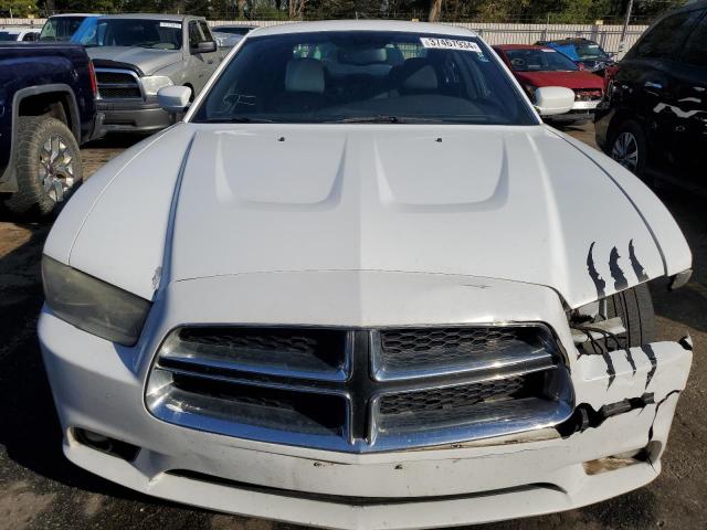 2B3CL3CG9BH605875 - 2011 DODGE CHARGER WHITE photo 5