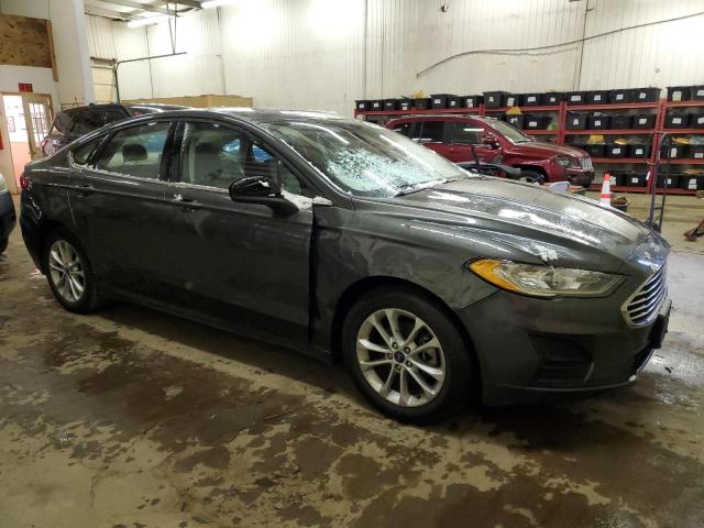 3FA6P0H72KR185863 - 2019 FORD FUSION SE GRAY photo 4