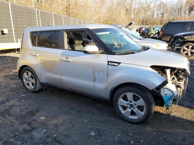 KNDJN2A25J7600457 - 2018 KIA SOUL SILVER photo 4