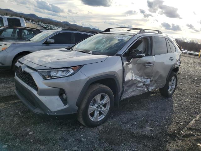 2T3W1RFV7LC067095 - 2020 TOYOTA RAV4 XLE SILVER photo 1