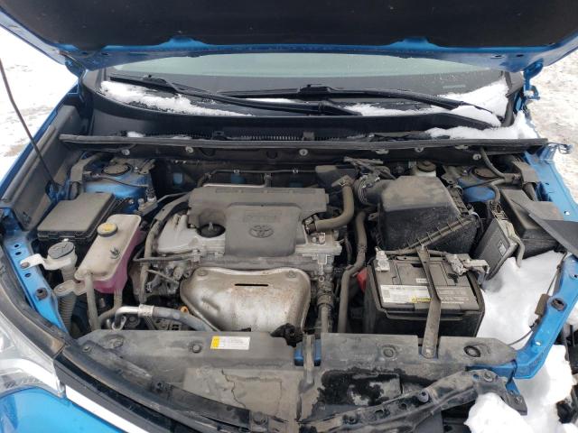 2T3ZFREV1JW475538 - 2018 TOYOTA RAV4 LE Mavi foto 12