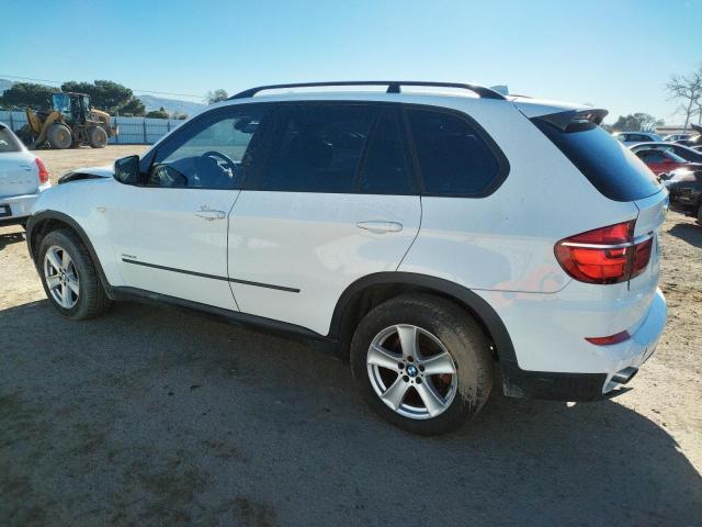 5UXZV4C57CL752786 - 2012 BMW X5 XDRIVE35I WHITE photo 2