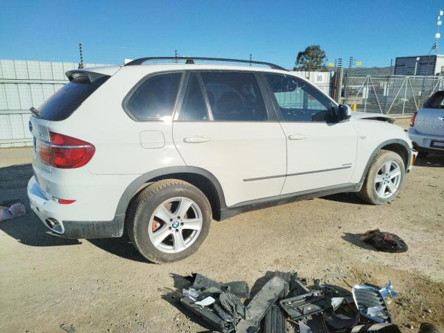 5UXZV4C57CL752786 - 2012 BMW X5 XDRIVE35I WHITE photo 3
