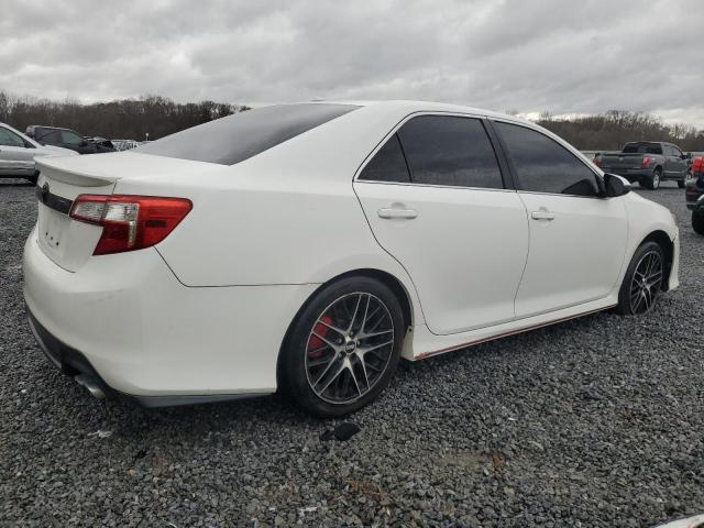 4T1BF1FK3EU740157 - 2014 TOYOTA CAMRY L WHITE photo 3