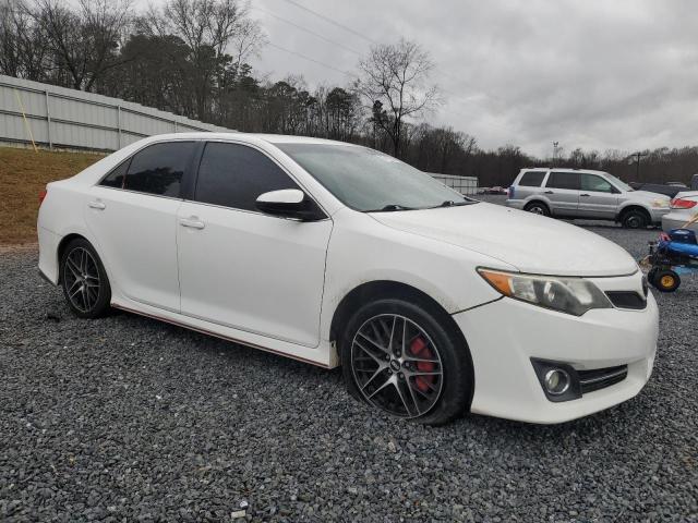 4T1BF1FK3EU740157 - 2014 TOYOTA CAMRY L WHITE photo 4