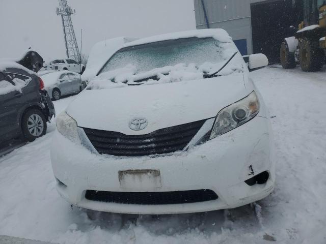 5TDKK3DC6CS224058 - 2012 TOYOTA SIENNA LE WHITE photo 5