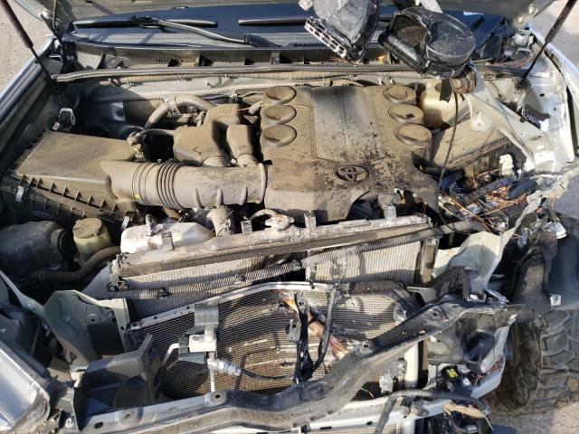 JTEBU5JR7J5579737 - 2018 TOYOTA 4RUNNER SR5/SR5 PREMIUM SILVER photo 11
