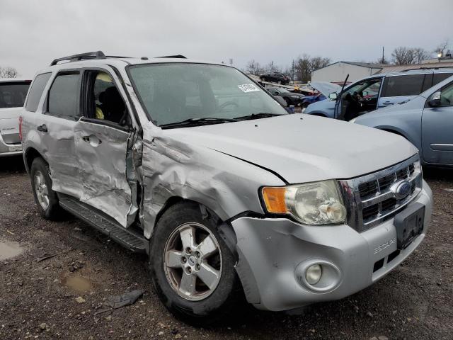 1FMCU93Z58KC17569 - 2008 FORD ESCAPE XLT SILVER photo 4