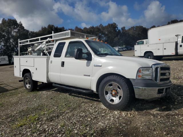 1FDSX34P37EA77029 - 2007 FORD F350 SRW SUPER DUTY WHITE photo 4