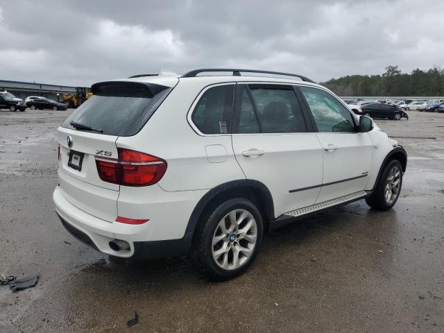 5UXZV4C58D0G55652 - 2013 BMW X5 XDRIVE35I WHITE photo 3