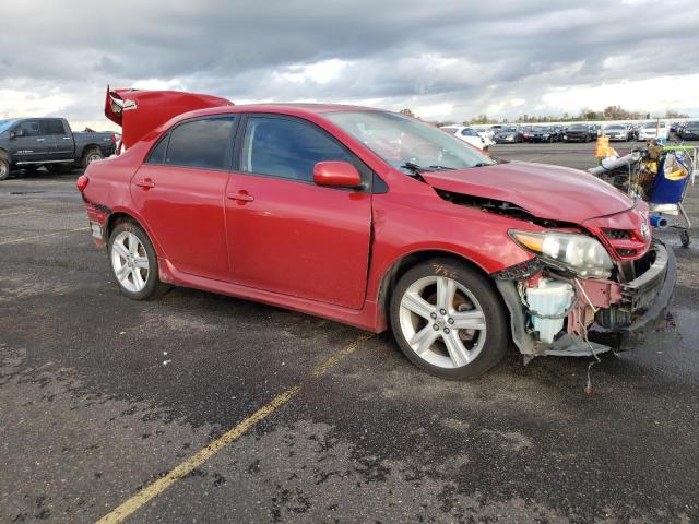 5YFBU4EE9DP074912 - 2013 TOYOTA COROLLA BASE RED photo 4