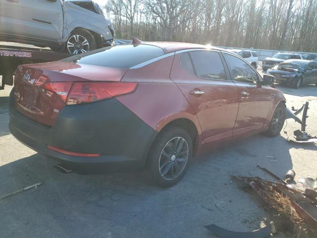 5XXGM4A70DG220393 - 2013 KIA OPTIMA LX RED photo 3