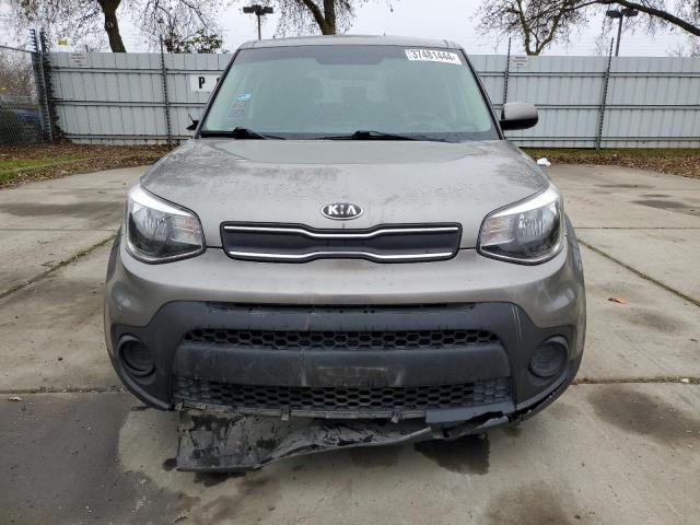 KNDJN2A20J7563429 - 2018 KIA SOUL GRAY photo 5