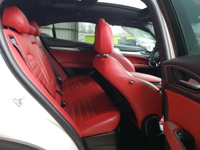 ZASFAKNN7J7B76633 - 2018 ALFA ROMEO STELVIO TI SPORT WHITE photo 11