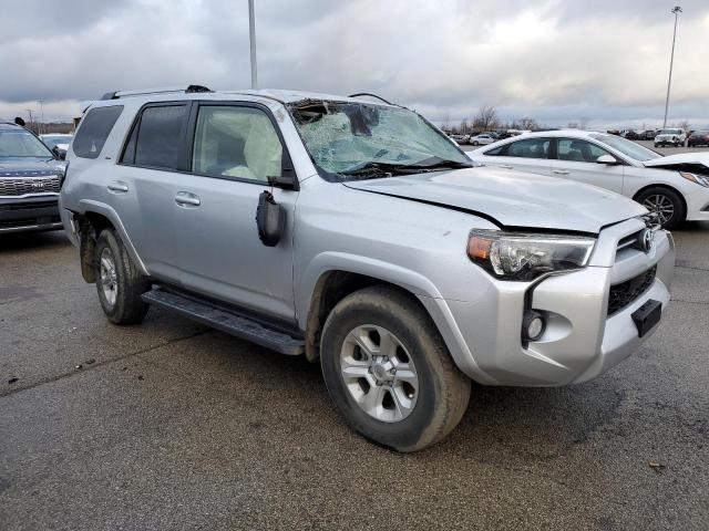 JTEBU5JR4L5739530 - 2020 TOYOTA 4RUNNER SR5/SR5 PREMIUM 银色 照片 4