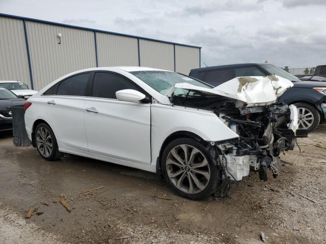 5NPEC4AB4DH732130 - 2013 HYUNDAI SONATA SE WHITE photo 4