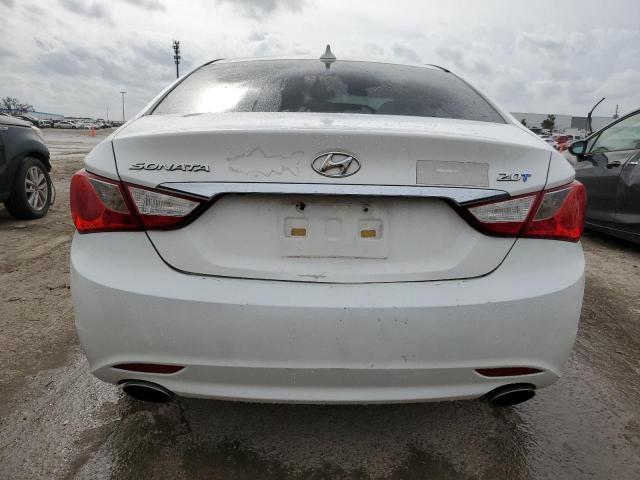 5NPEC4AB4DH732130 - 2013 HYUNDAI SONATA SE WHITE photo 6