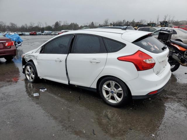 1FADP3K2XEL152425 - 2014 FORD FOCUS SE WHITE photo 2