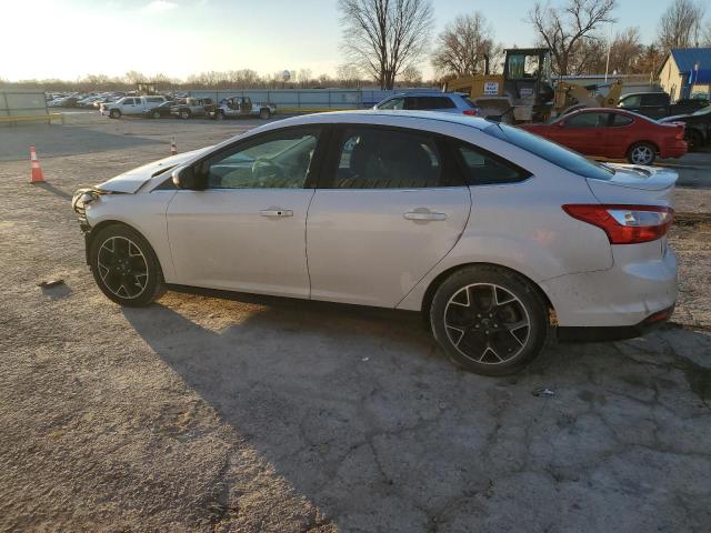 1FAHP3J27CL450799 - 2012 FORD FOCUS TITANIUM WHITE photo 2