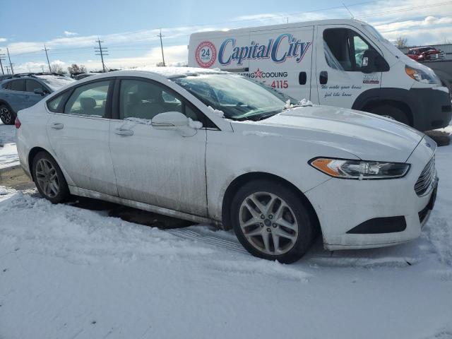 3FA6P0H71GR345156 - 2016 FORD FUSION SE WHITE photo 4