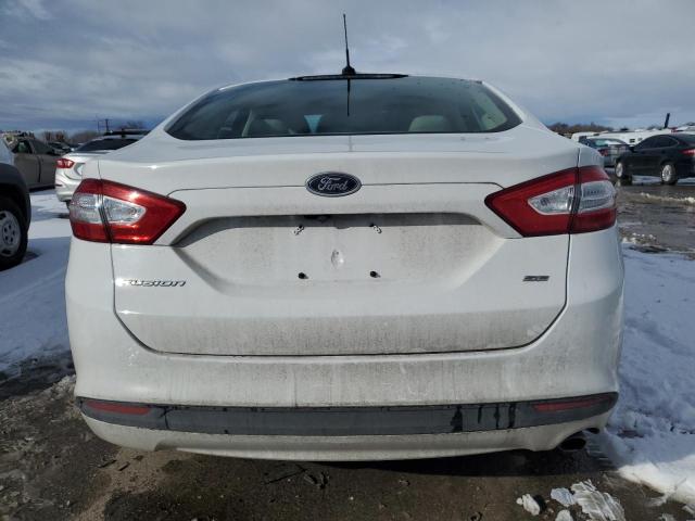 3FA6P0H71GR345156 - 2016 FORD FUSION SE WHITE photo 6