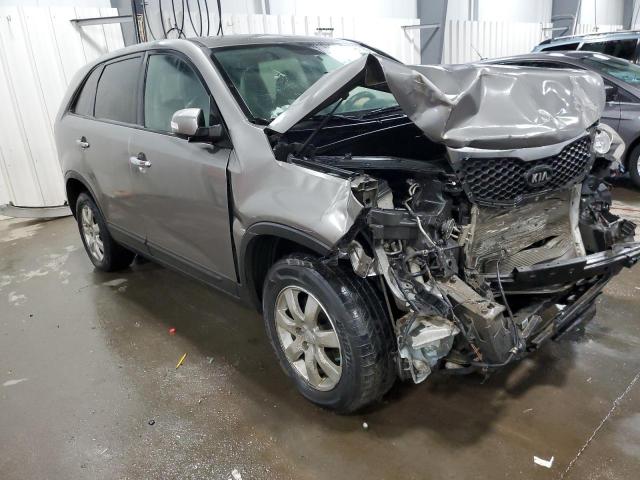 5XYKT3A16CG204597 - 2012 KIA SORENTO BASE GRAY photo 4