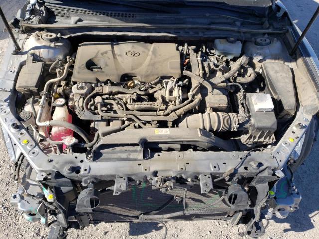 4T1B21HK3JU003642 - 2018 TOYOTA CAMRY HYBRID SILVER photo 11