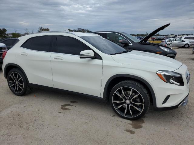 WDCTG4EB4HJ353805 - 2017 MERCEDES-BENZ GLA 250 WHITE photo 4