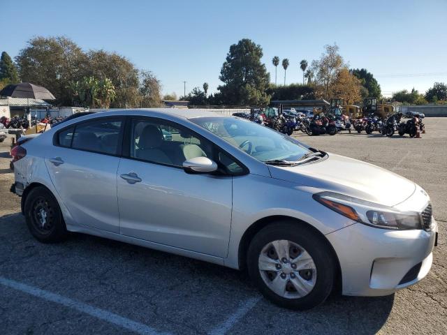 3KPFL4A75JE218223 - 2018 KIA FORTE LX SILVER photo 4