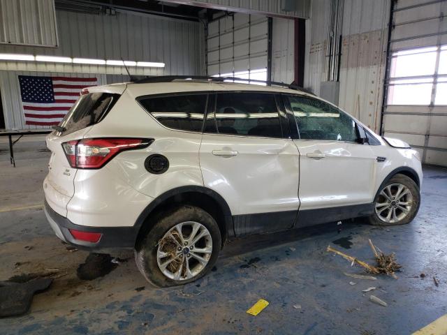 1FMCU0GD7JUB39638 - 2018 FORD ESCAPE SE WHITE photo 3