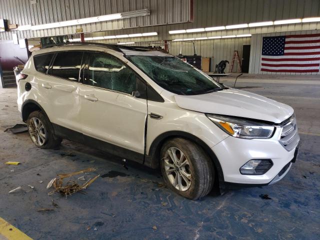 1FMCU0GD7JUB39638 - 2018 FORD ESCAPE SE WHITE photo 4