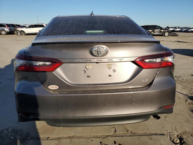 4T1C11AK4NU688001 - 2022 TOYOTA CAMRY LE GRAY photo 6