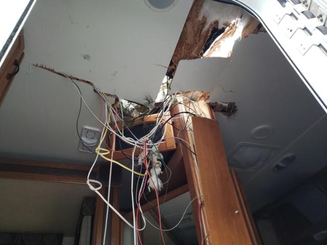 4YDT32326C1532314 - 2012 KEYSTONE SPRINTER TWO TONE photo 9