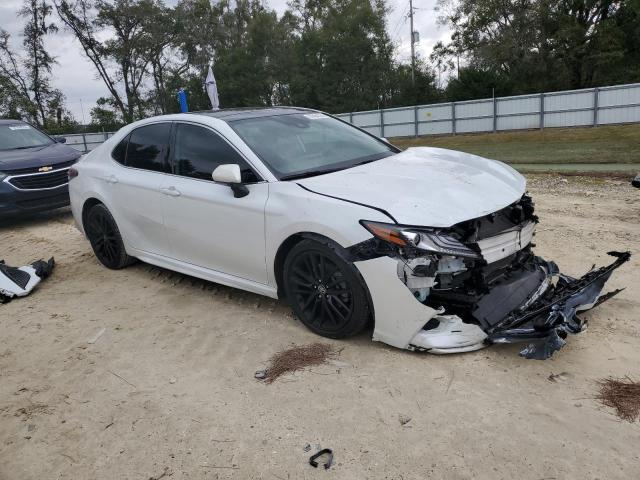 4T1K61AK6MU525586 - 2021 TOYOTA CAMRY XSE WHITE photo 4