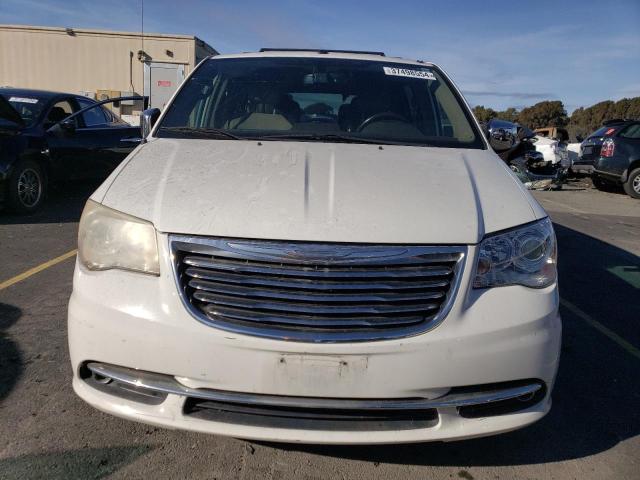 2A4RR6DG9BR780526 - 2011 CHRYSLER TOWN & COU LIMITED WHITE photo 5