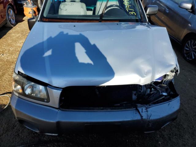 JF1SG65694H719426 - 2004 SUBARU FORESTER 2.5XS ვერცხლისფერი ფოტო 5