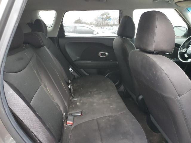 KNDJN2A29H7458530 - 2017 KIA SOUL GRAY photo 10