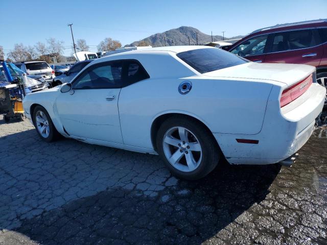 2C3CDYAG0DH646043 - 2013 DODGE CHALLENGER SXT WHITE photo 2