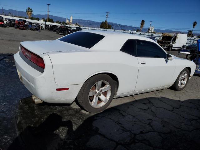 2C3CDYAG0DH646043 - 2013 DODGE CHALLENGER SXT WHITE photo 3