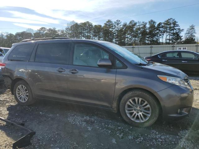 5TDYK3DC0CS271984 - 2012 TOYOTA SIENNA XLE GRAY photo 4