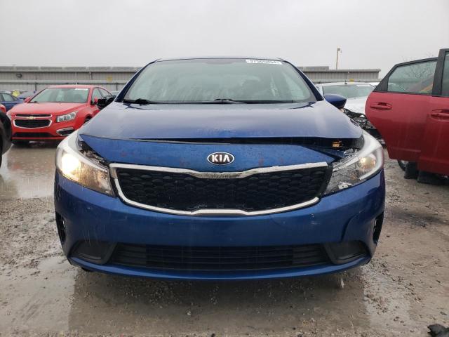 3KPFL4A79HE033960 - 2017 KIA FORTE LX BLUE photo 5