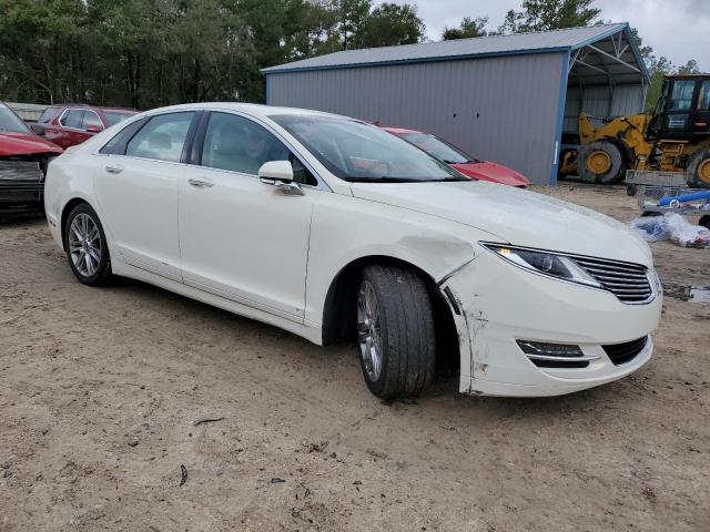 3LN6L2G91DR806173 - 2013 LINCOLN MKZ WHITE photo 4