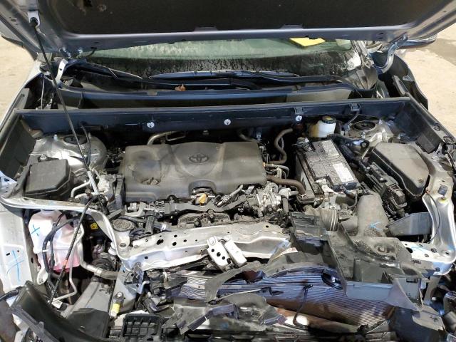 2T3R1RFV8NW328930 - 2022 TOYOTA RAV4 XLE SILVER photo 11