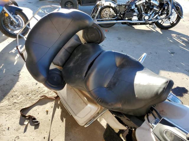 1HD1FCW176Y658606 - 2006 HARLEY-DAVIDSON FLHTCUI 白色 照片 6