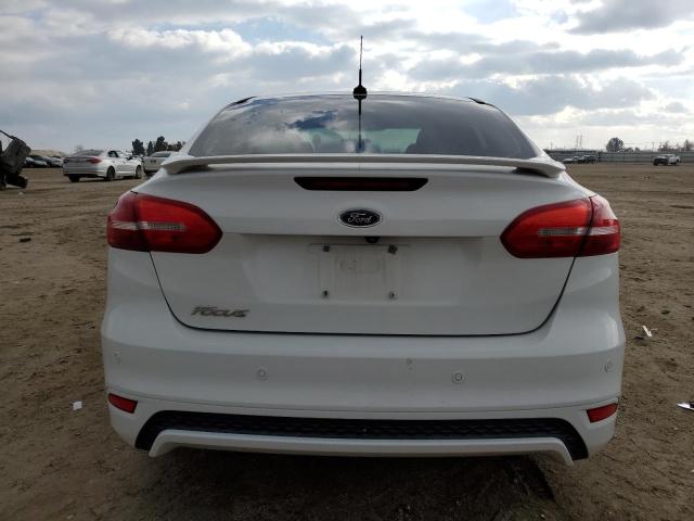 1FADP3F28FL287950 - 2015 FORD FOCUS SE WHITE photo 6