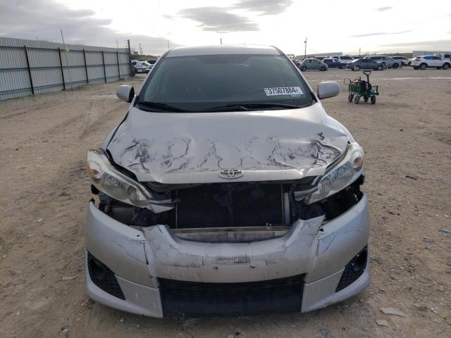 2T1KU4EEXAC256386 - 2010 TOYOTA COROLLA MA SILVER photo 5