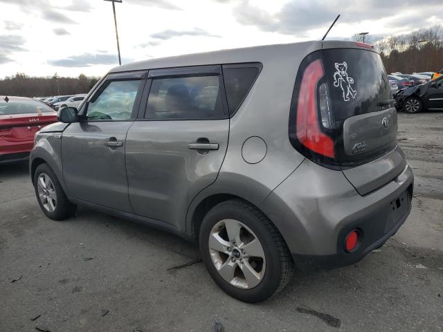 KNDJN2A29J7523690 - 2018 KIA SOUL GRAY photo 2