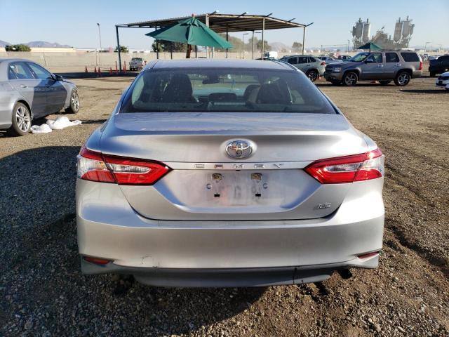 4T1B11HK9JU653272 - 2018 TOYOTA CAMRY L SILVER photo 6